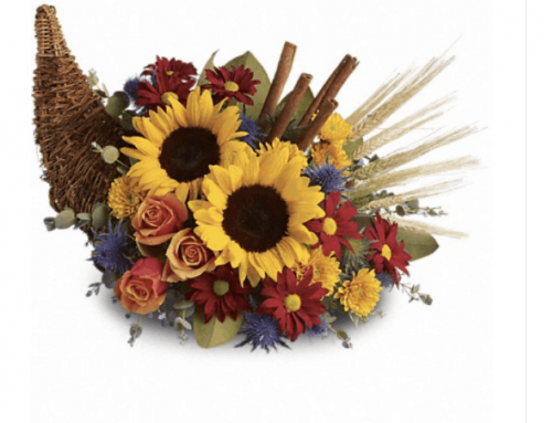 Stunning Thanksgiving Decorating Ideas: From Traditional Cornucopias to Wreaths and Bouquets