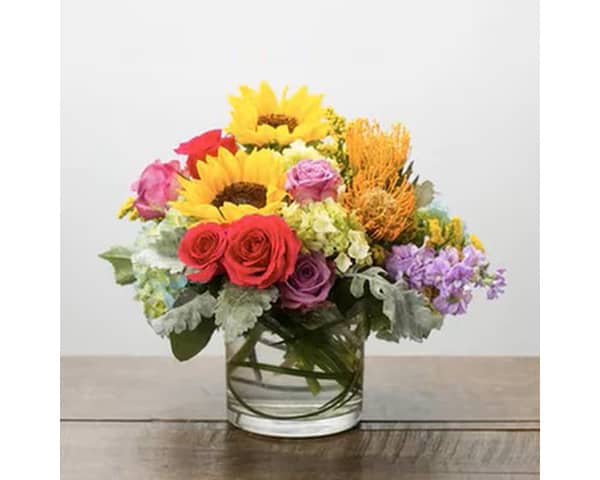 If You are Searching for Beautiful Presidents Day Flowers, Visit us Online or In Store!